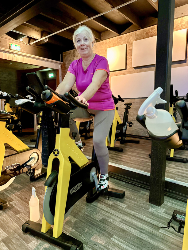 Gro på treningssykkel på Sprek